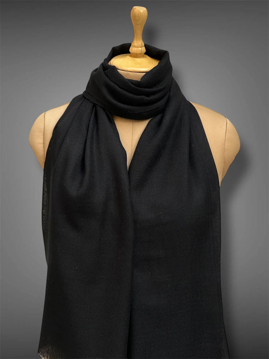 pashmina kashmiri black stole,  muffler close up 2