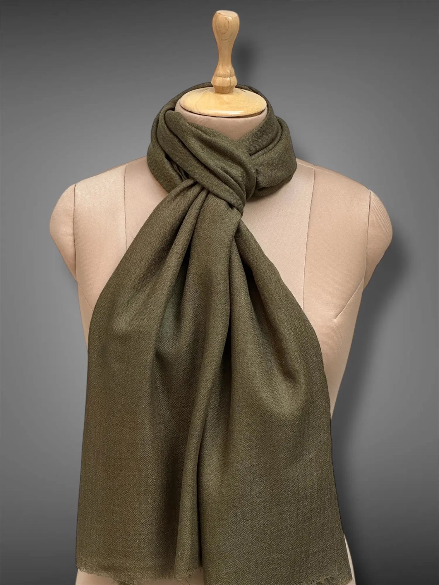 pashmina kashmiri emerald green stole,  muffler close up