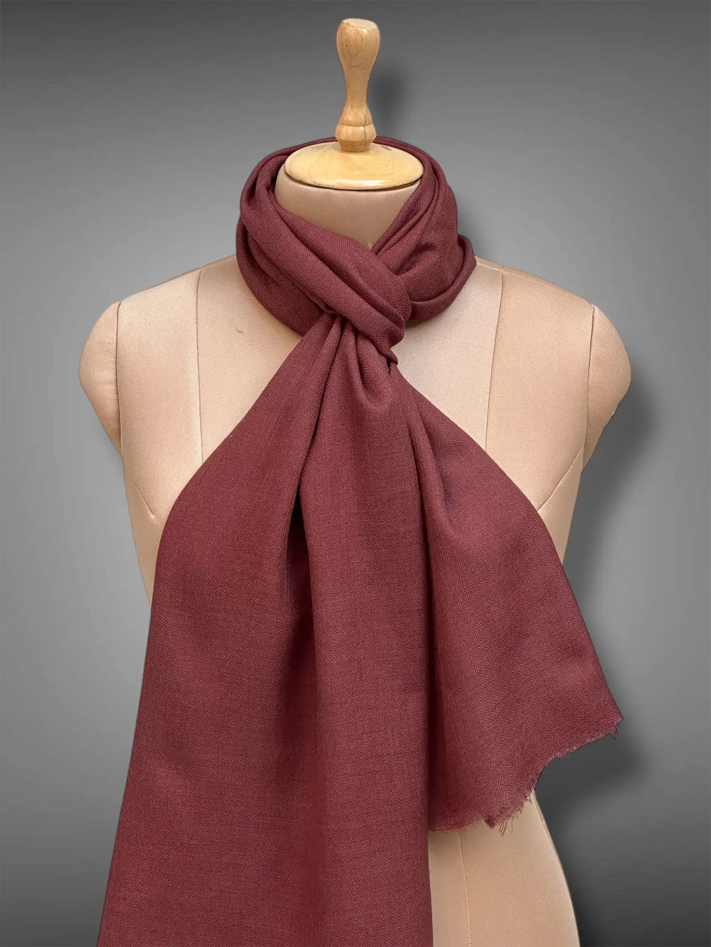 pashmina kashmiri maroon stole,  muffler close up