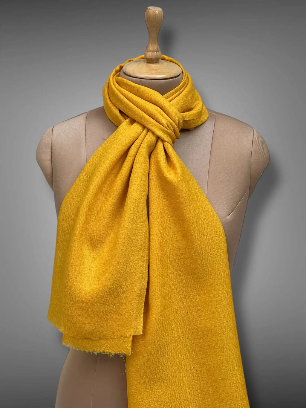 pashmina kashmiri yellow,  muffler close up