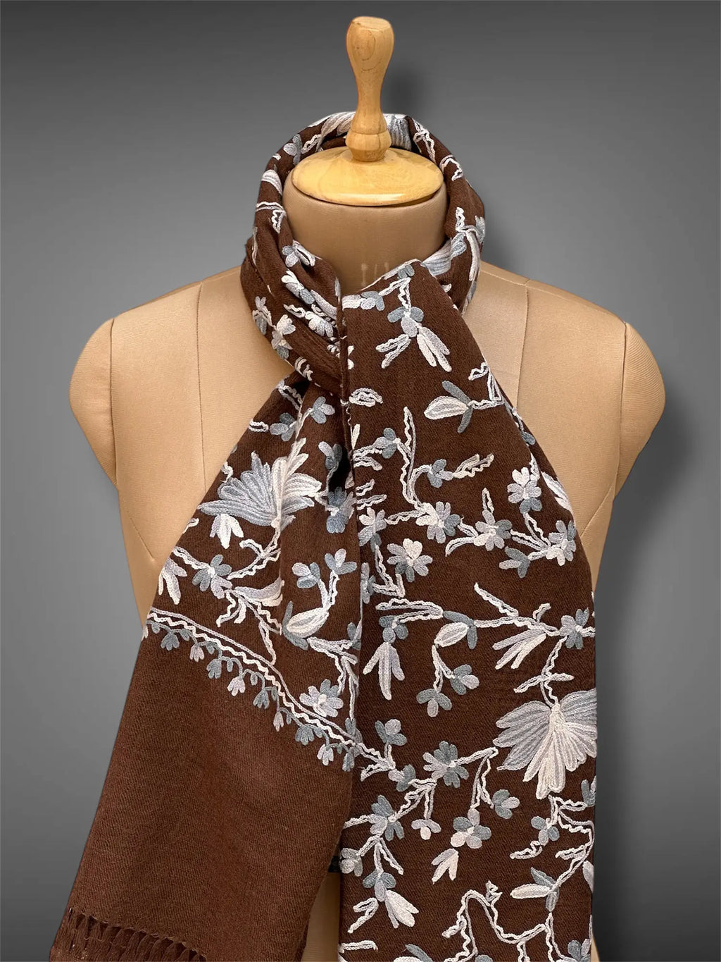 pashmina kashmiri dark brown stole,  muffler close up