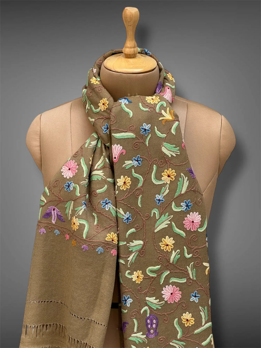 pashmina kashmiri olive brown stole,  muffler close up