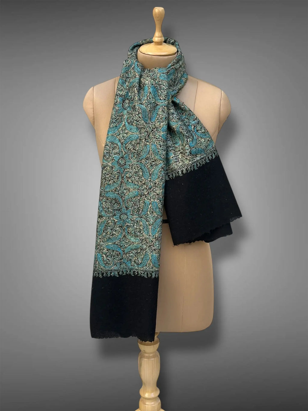 aksi Jama pashmina kashmiri black stole,  back full