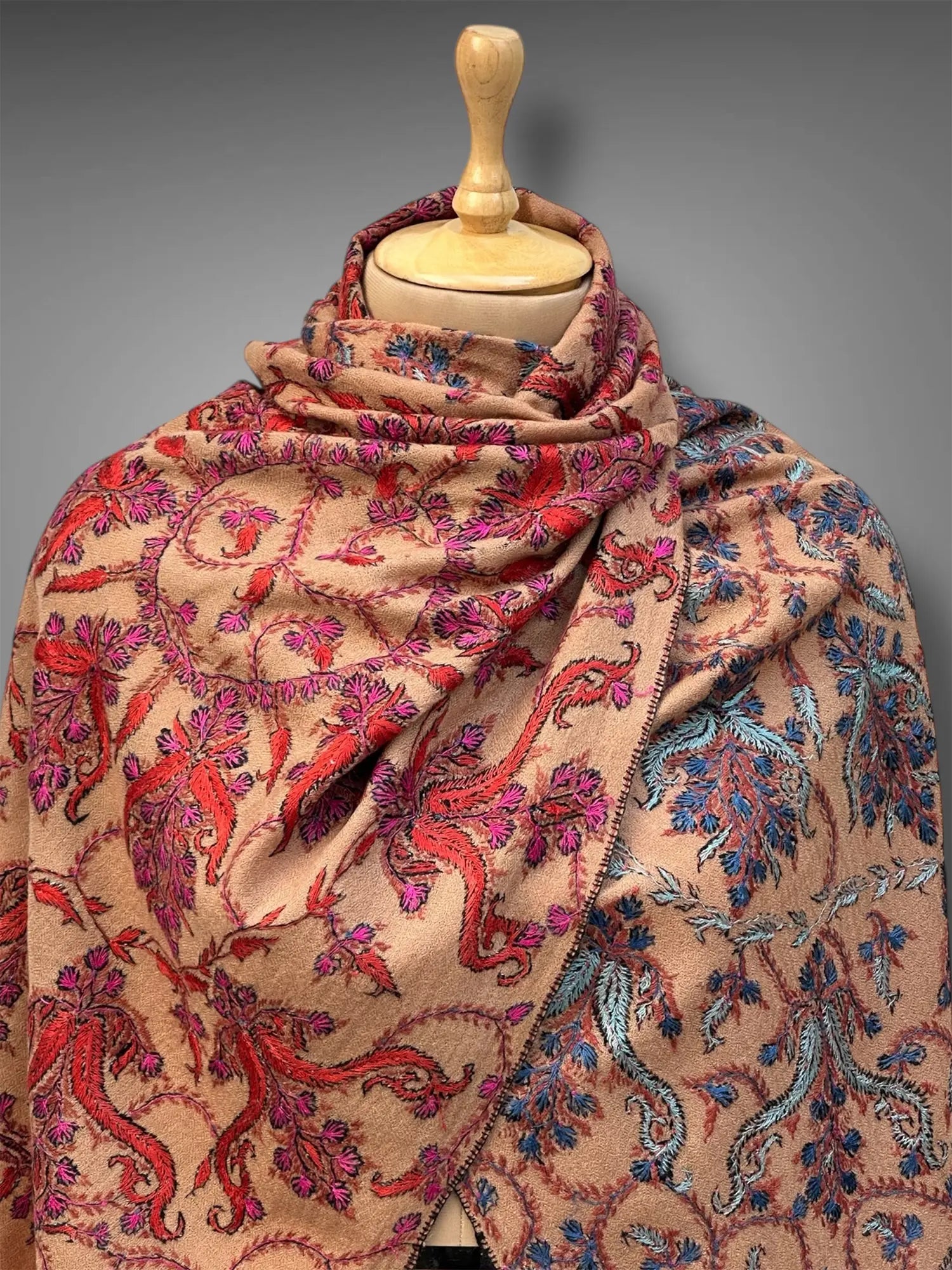 aksi Jama pashmina kashmiri brown stole,  boh side close up