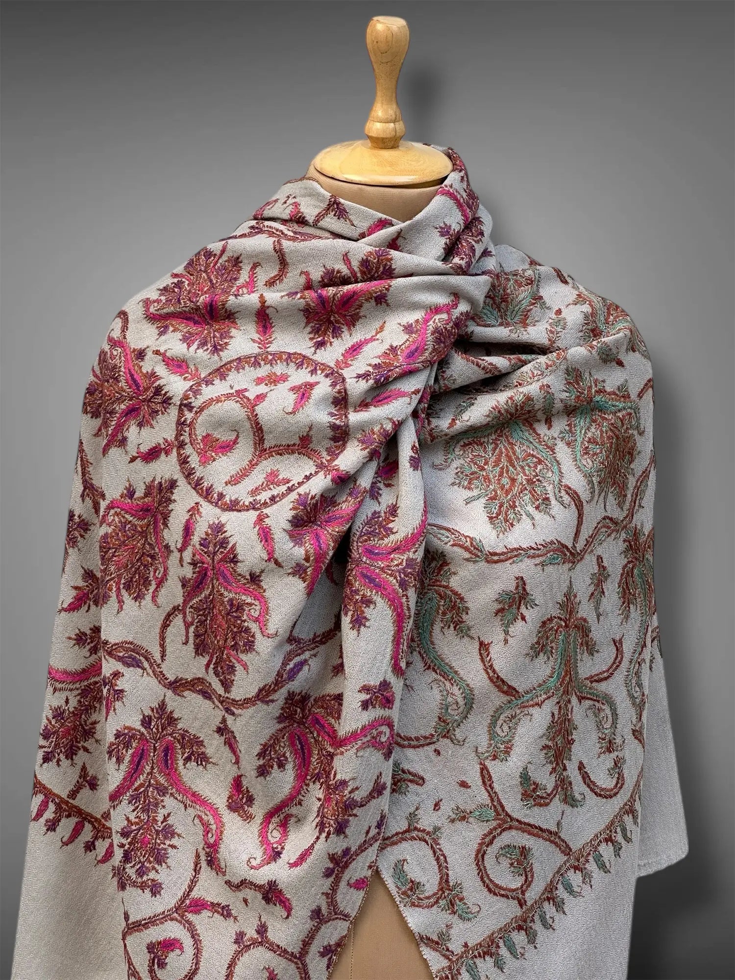 aksi Jama pashmina kashmiri gray stole,  both side close up