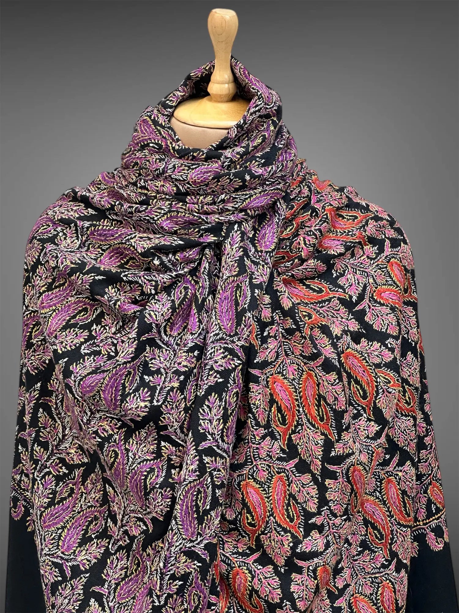 aksi Jama pashmina kashmiri black shawl,  both side close up