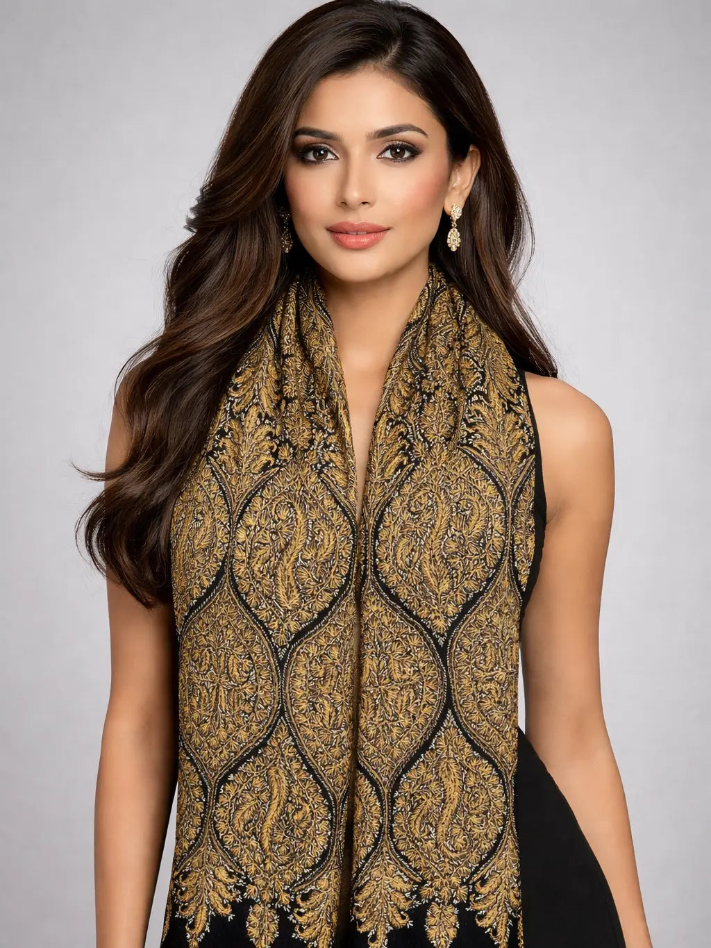 aksi pashmina kashmiri rich black stole,  muffler model pose