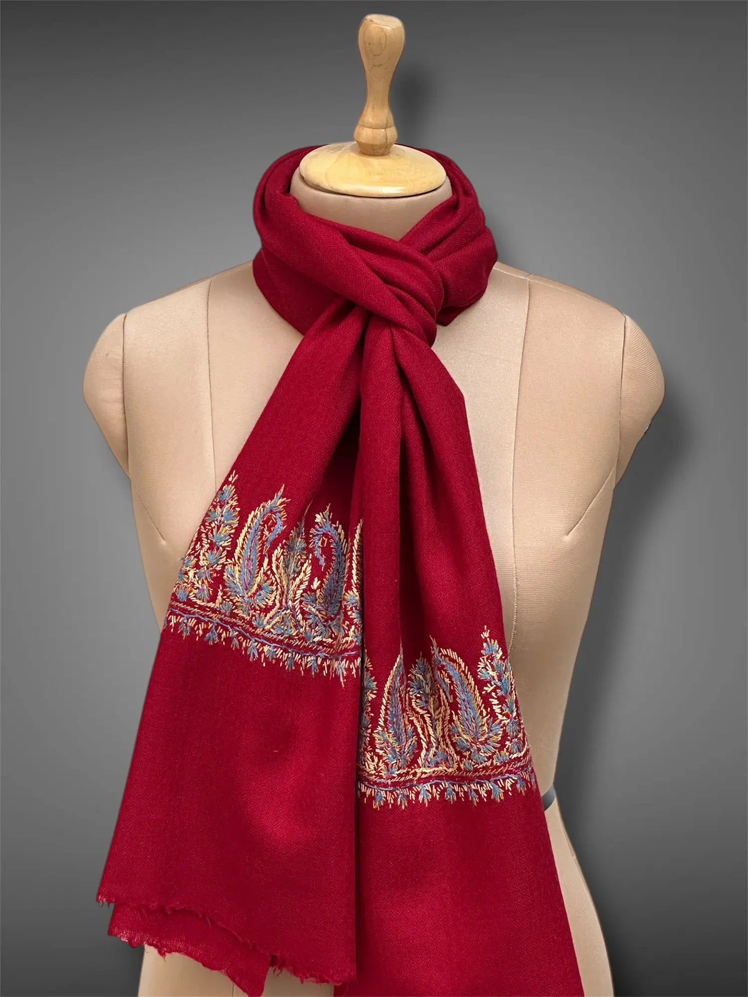 aksi pashmina kashmiri deep red stole,  knot muffler close up 2