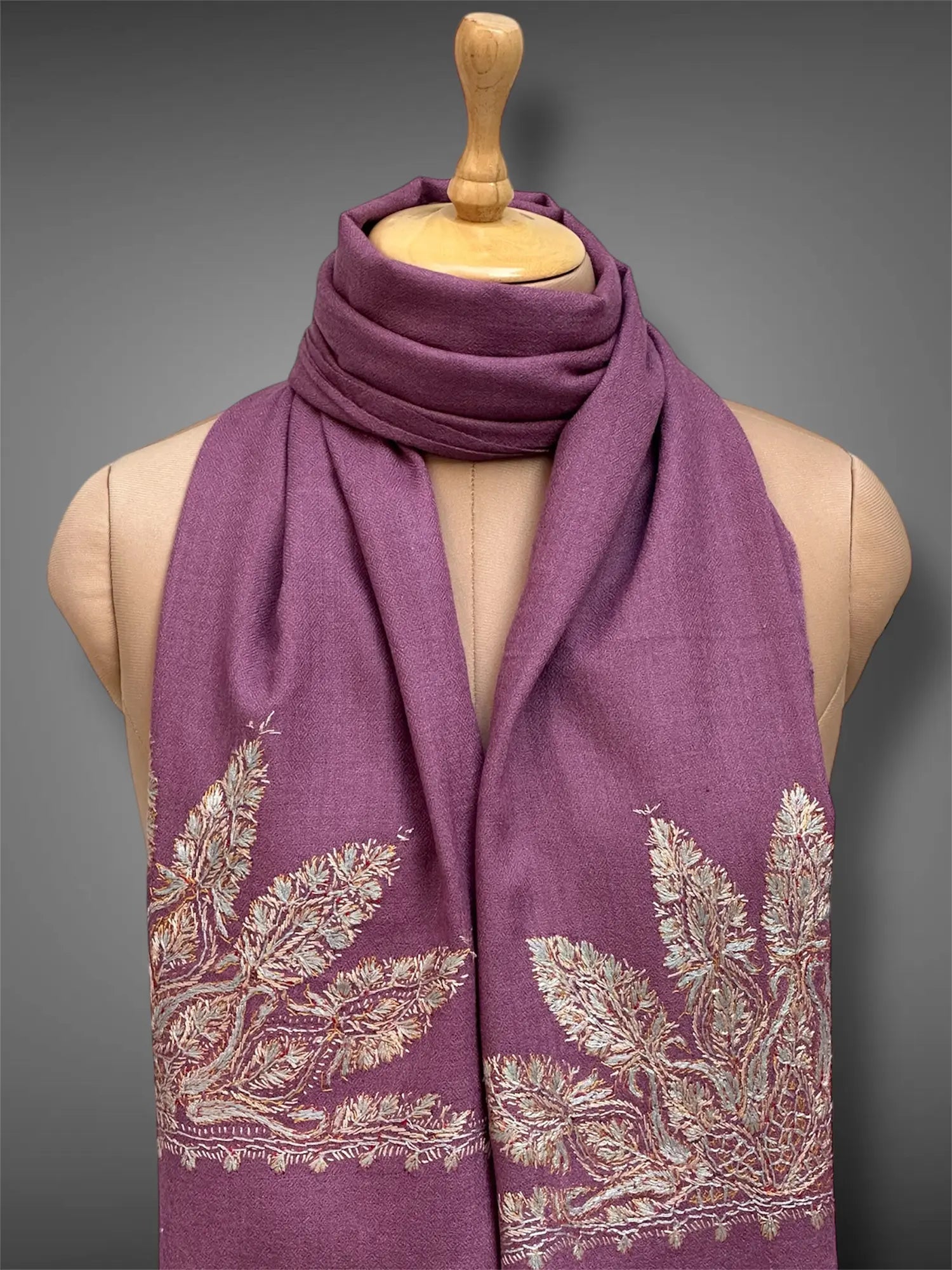 aksi pashmina kashmiri fade purple stole,  muffler close up
