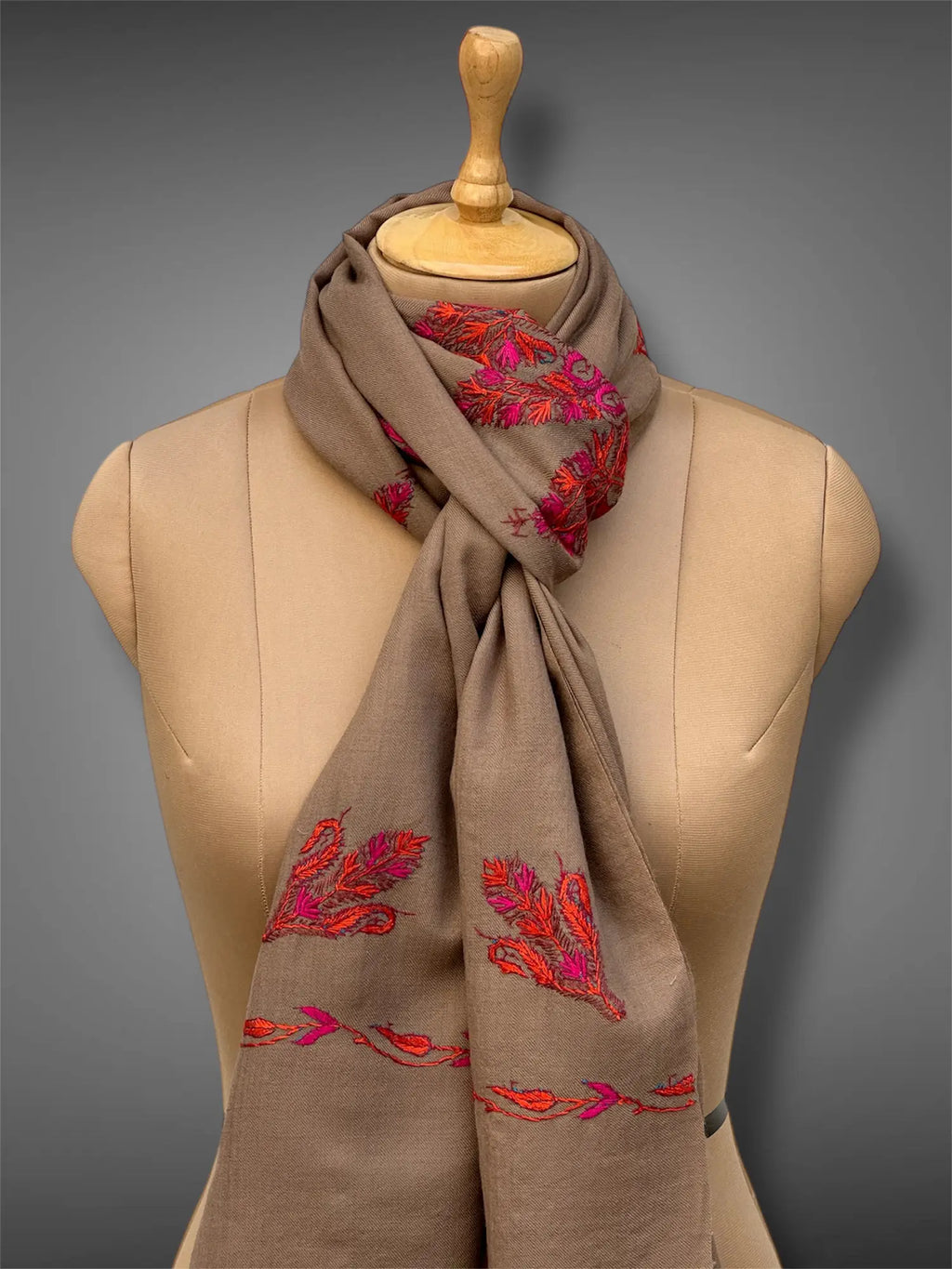 aksi pashmina kashmiri mud brown stole,  muffler close up