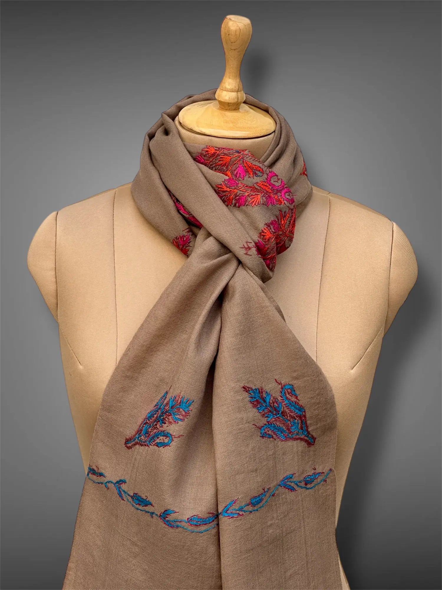 aksi pashmina kashmiri mud brown stole,  muffler close up 2