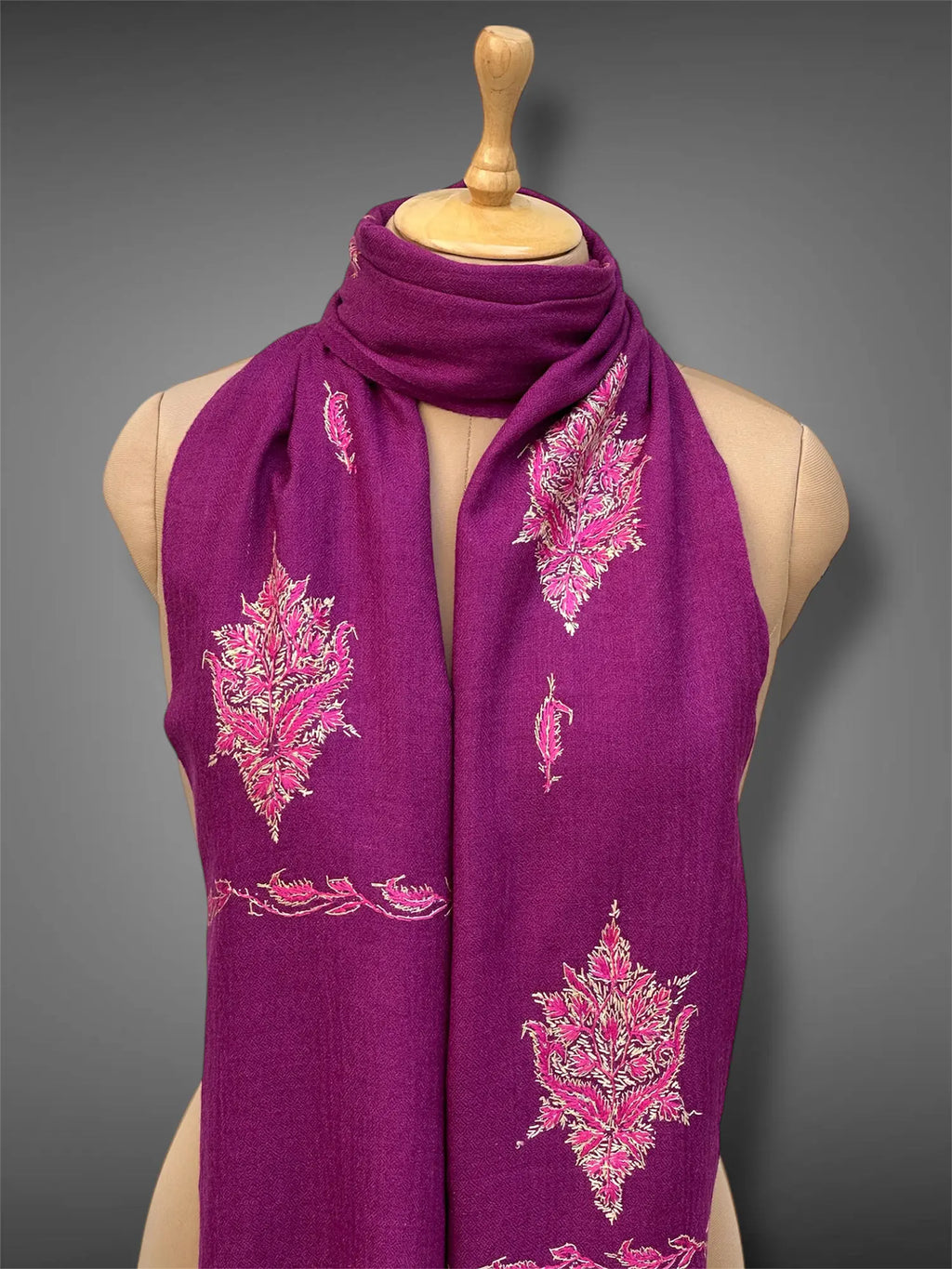 aksi pashmina kashmiri royal magenta stole,  muffler close up
