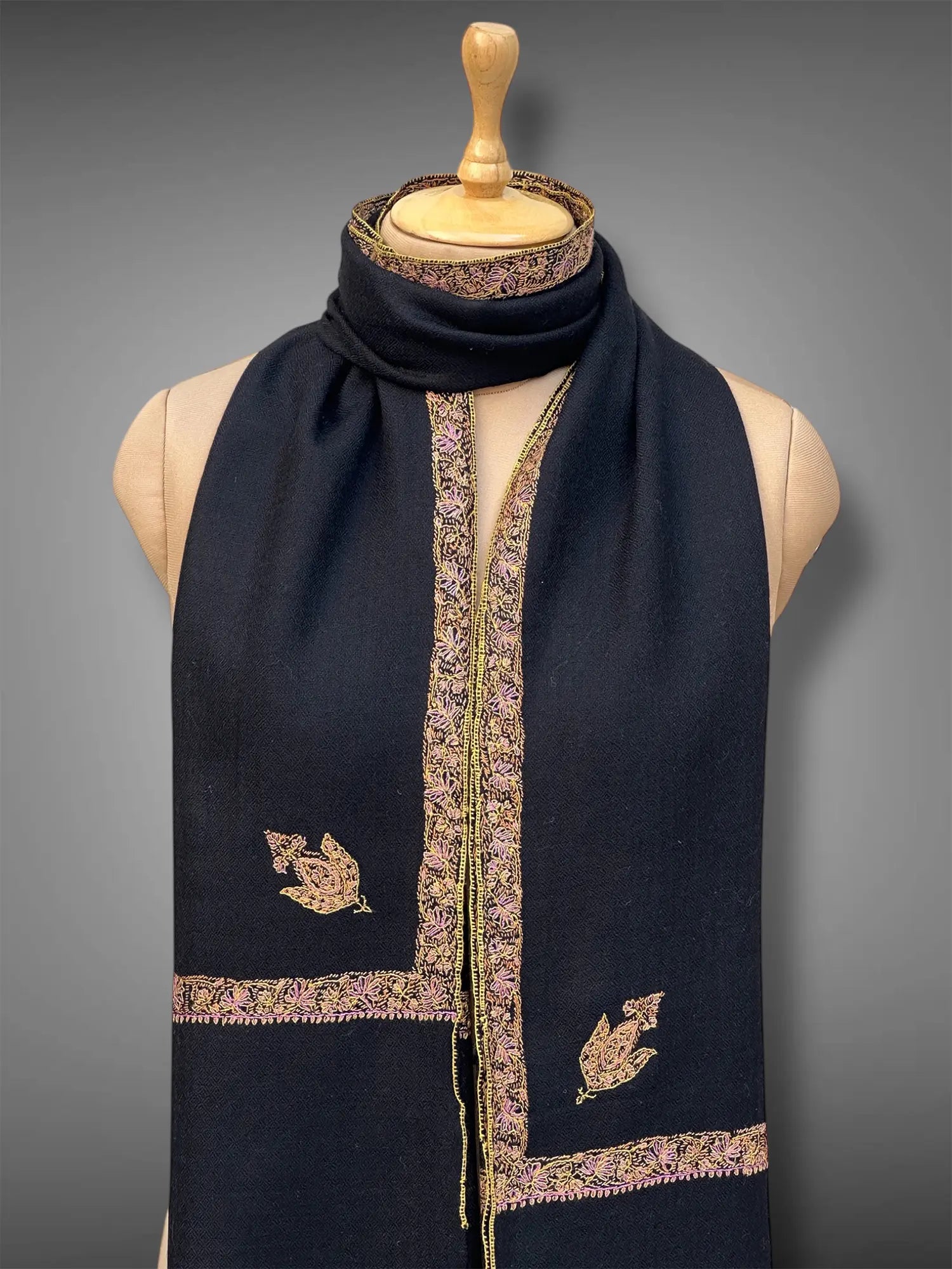 pashmina kashmiri hashidaar black stole,  muffler close up