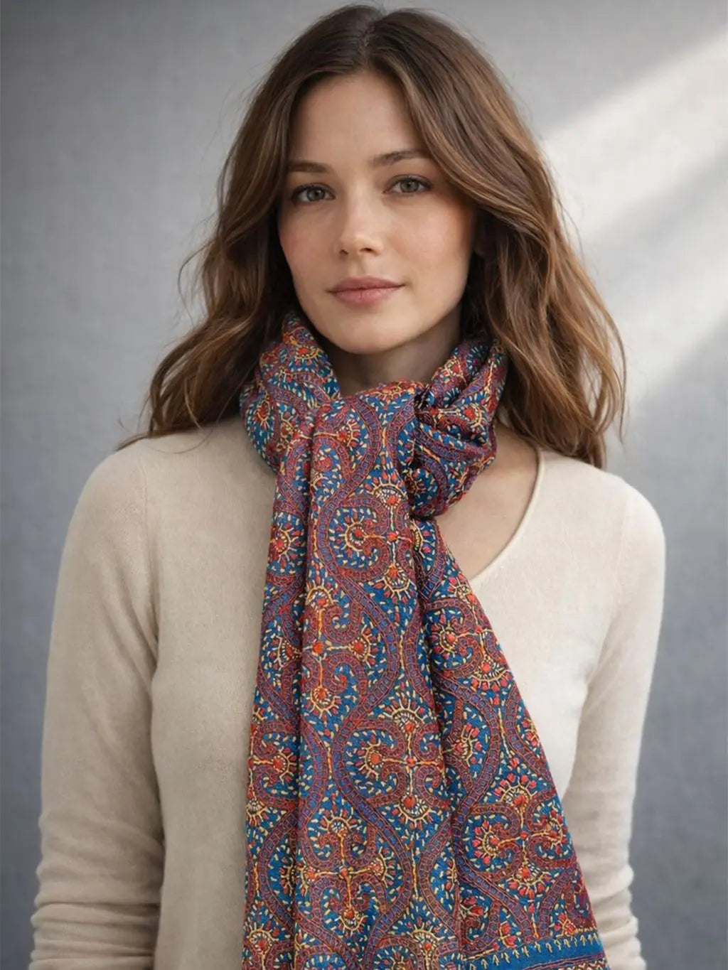 sozni pashmina kashmiri turquoise blue stole,  muffler model pose