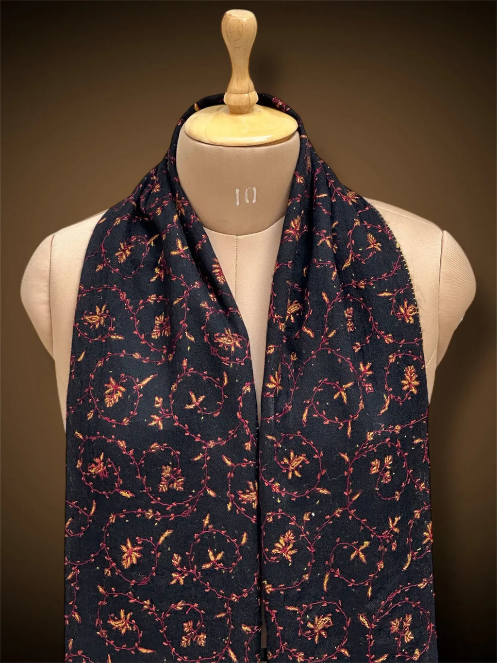 sozni pashmina kashmiri black stole,  muffler close up 2