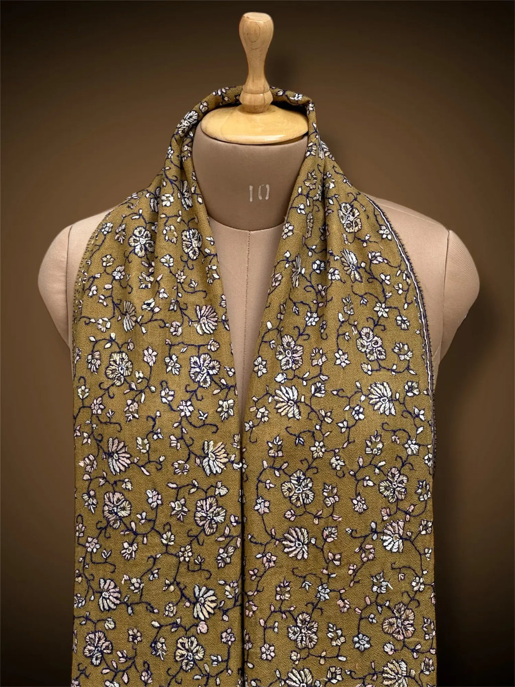 sozni pashmina kashmiri olive green stole,  muffler close up 2