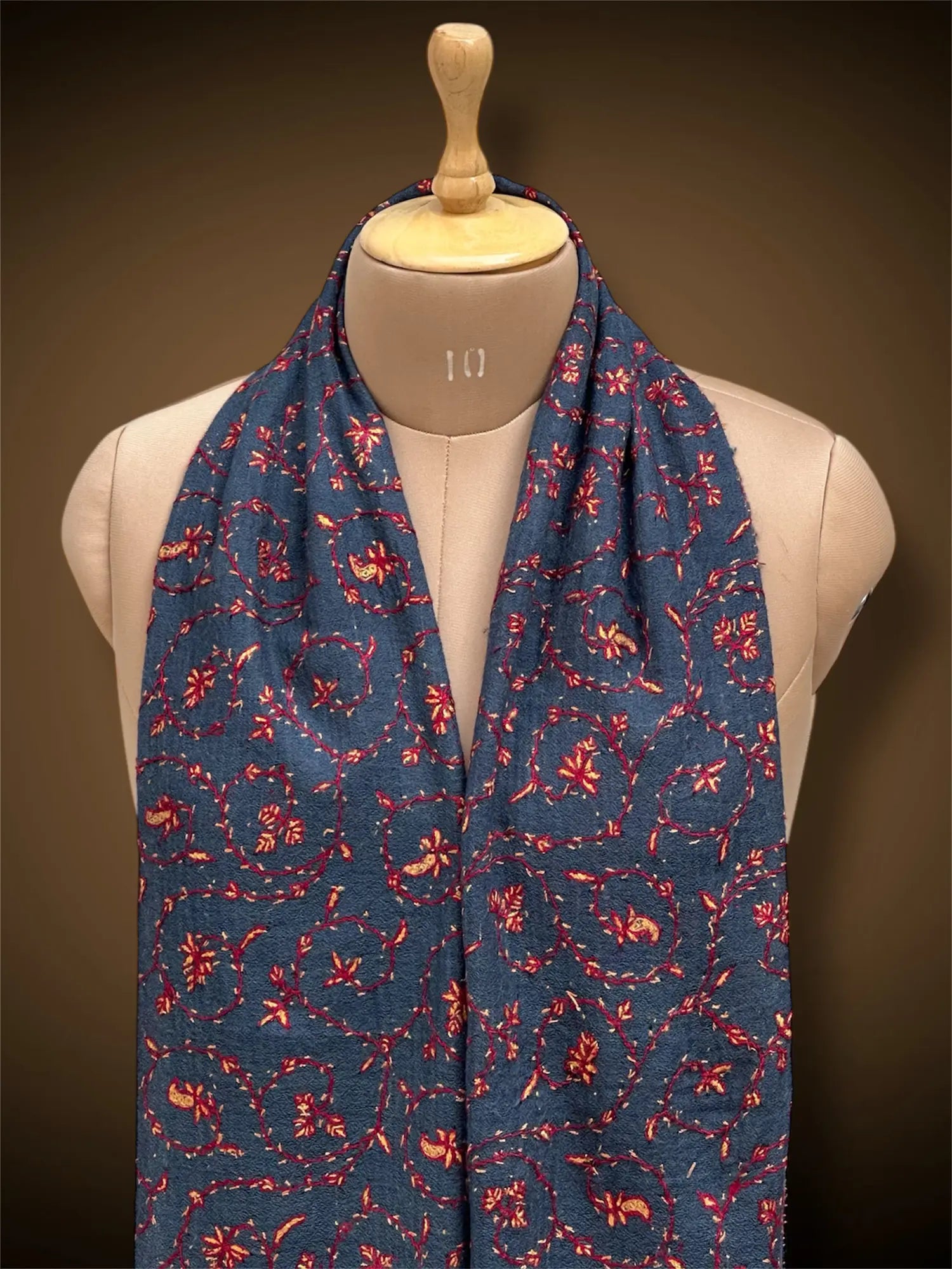 sozni pashmina kashmiri slate blue stole,  muffler close up 2